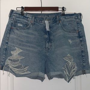 NWT 🌻 American Eagle Mom Shorts